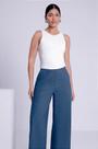 Blusa Cropped Básica com Decote Redondo em Malha de Viscose Responsável