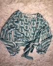 Blusa cropped de manga bufante