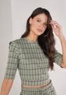 Blusa Cropped Lado Avesso Detalhe Verde