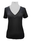 Blusa de Manga Curta Gola V Branca em Viscolycra