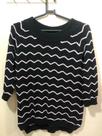 Blusa decote canoa com listras preto com rose Blusa decote canoa com listras preto com rose