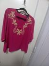Blusa em crepe com crochê