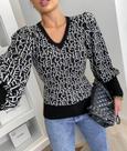 Blusa em tricô. Blusa em tricô.