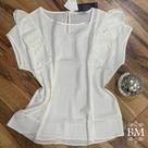 Blusa em Viscolinho, Off White, Manga Japonesa, Detalhe Babado Ombro, Fechamento Botão Gola, Bella Vitta BM1241B Tamanh
