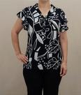 Blusa Estampada Preta e Branca de Viscose com Decote em V e Echarpe