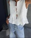 Blusa Feminina Branca Sem Mangas - Algodão, Linho, Plissada com Detalhes em Renda Blusa Feminina Branca Sem Mangas - Algodão, Linho, Plissada com Detalhes em Renda
