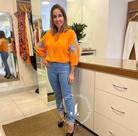 Blusa laranja com bordado na manga, tamanho P, manga 3/4 Blusa laranja com bordado na manga, tamanho P, manga 3/4