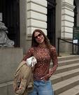 Blusa Longa Tule de Malha Transparente e Sofisticada Blusa Longa Tule de Malha Transparente e Sofisticada