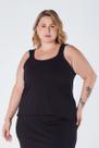 Blusa Plus Size Alça Larga com Detalhes e Pequena Abertura na Lateral da Barra Preta Verônica