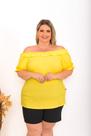 Blusa Plus Size com Babado, decote e elástico.