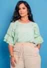 Blusa Plus Size com Babados e Renda nas Mangas