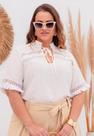 Blusa Plus Size com Franjas e Renda Manga Curta Blusa Plus Size com Franjas e Renda Manga Curta
