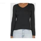 Blusa Preta Manga Longa com Decote em V Blusa Preta Manga Longa com Decote em V
