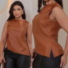 Blusa Regata Feminina Material Sintético Assimétrica Drapeada Fenda e Botão nas Costas Moda com Atitude