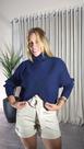 Blusa Tricot Gola Alta Transpassada.