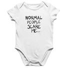 Body Bebê Algodão Normal people scare me - Foca na Moda