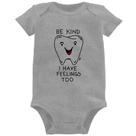 Body Bebê Be Kind I have feelings too - Foca na Moda