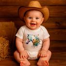 Body Bebê em Suedine Personalizado Country Festa Junina Cowboy Cowgirl Baby Farmfun Body Bebê em Suedine Personalizado Country Festa Junina Cowboy Cowgirl Baby Farmfun