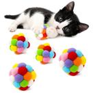 Bolas de pelúcia para gatos Attkryy com guizo, kit com 4 unidades Bolas de pelúcia para gatos Attkryy com guizo, kit com 4 unidades