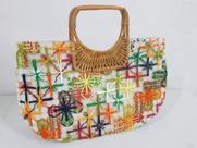 Bolsa artesanal com flores decorativa Bolsa artesanal com flores decorativa