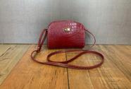 Bolsa Box Transversal Jouly em Couro Croco Amarelle