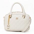 Bolsa De Mão Rafitthy Baú Matelassê Com Pingente Cadeado Dourado Off White Bolsa De Mão Rafitthy Baú Matelassê Com Pingente Cadeado Dourado Off White