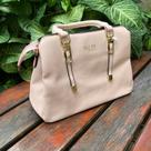 Bolsa de Ombro com Alca Removivel Rosa com Detalhe Dourado Bolsa de Ombro com Alca Removivel Rosa com Detalhe Dourado