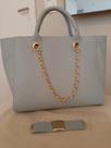 Bolsa em Couro Grande Estruturada Azul Bebê Bolsa em Couro Grande Estruturada Azul Bebê