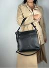 Bolsa Em Couro Legitimo B.1090 Preto Bolsa Em Couro Legitimo B.1090 Preto