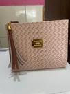 Bolsa feminina bem versátil
