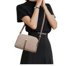 Bolsa Feminina Casual Para o Trabalho Passeio ou Balada Espaçosa Compacta Prática e Moderna Com Fecho em Zíper Bolsa Feminina Casual Para o Trabalho Passeio ou Balada Espaçosa Compacta Prática e Moderna Com Fecho em Zíper