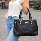 Bolsa Feminina Chenson Preta Texturizada Alça de Ombro Média Tamanho Único