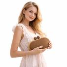 Bolsa Feminina Clutch Artesanal em Palha com Fecho de Madeira Cor:Marrom