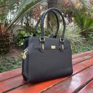 Bolsa Feminina com Alca com Chaveiro Preta