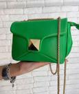 Bolsa feminina com alça transversal de corrente