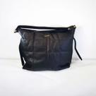 Bolsa Feminina Company Bag Fabricada em Couro 2980 Preto Bolsa Feminina Company Bag Fabricada em Couro 2980 Preto