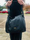 Bolsa feminina couro legítimo, marca Ongaratto, alça de mão e tiracolo