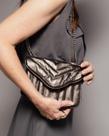 Bolsa feminina de couro matelassê onix Maya