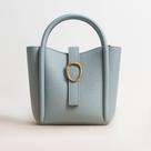 Bolsa Feminina de Mão Estruturada com Fecho Magnético e Design Sofisticado Bolsa Feminina de Mão Estruturada com Fecho Magnético e Design Sofisticado