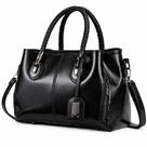 BOLSA FEMININA DE OMBRO PRETA MODERNA ELEGANTE E ESPAÇOSA Cor:Preto BOLSA FEMININA DE OMBRO PRETA MODERNA ELEGANTE E ESPAÇOSA Cor:Preto