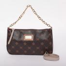 Bolsa feminina em monograma