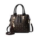 Bolsa Feminina Grande de Couro PU com Borla e Letras - Bolsa de Ombro Fashion Bolsa Feminina Grande de Couro PU com Borla e Letras - Bolsa de Ombro Fashion