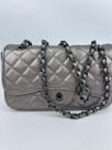 Bolsa Feminina Matelassê Bella Paulla Luxo com Corrente Transversal Elegante Moderna
