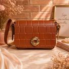 Bolsa Feminina Matelassê Premium Alça Transversal Luxo Compacta Elegante Dourada