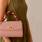 Bolsa feminina media de ombro e braço com corrente laço alça embutida chique Bolsa feminina media de ombro e braço com corrente laço alça embutida chique