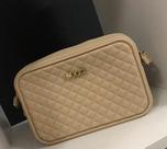 Bolsa feminina na cor bege