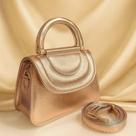 Bolsa Feminina OEM Julia Elegante com Alca de Ferragem Plastico e Alca Transversal Champanhe Bolsa Feminina OEM Julia Elegante com Alca de Ferragem Plastico e Alca Transversal Champanhe