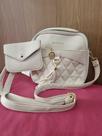 Bolsa Feminina Pequena De Alça Transversal Com Fecho E Ziper Na Cor Branco Bolsa Feminina Pequena De Alça Transversal Com Fecho E Ziper Na Cor Branco