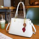 Bolsa feminina tiracolo grande tranversal Bolsa feminina tiracolo grande tranversal