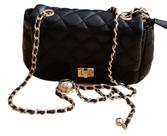 Bolsa Feminina Transversal Corrente Couro Matelassê